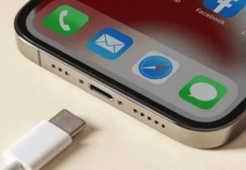 洪泽苹果15维修分享iPhone15改USB-C接口后能和安卓用户互借充电器吗 